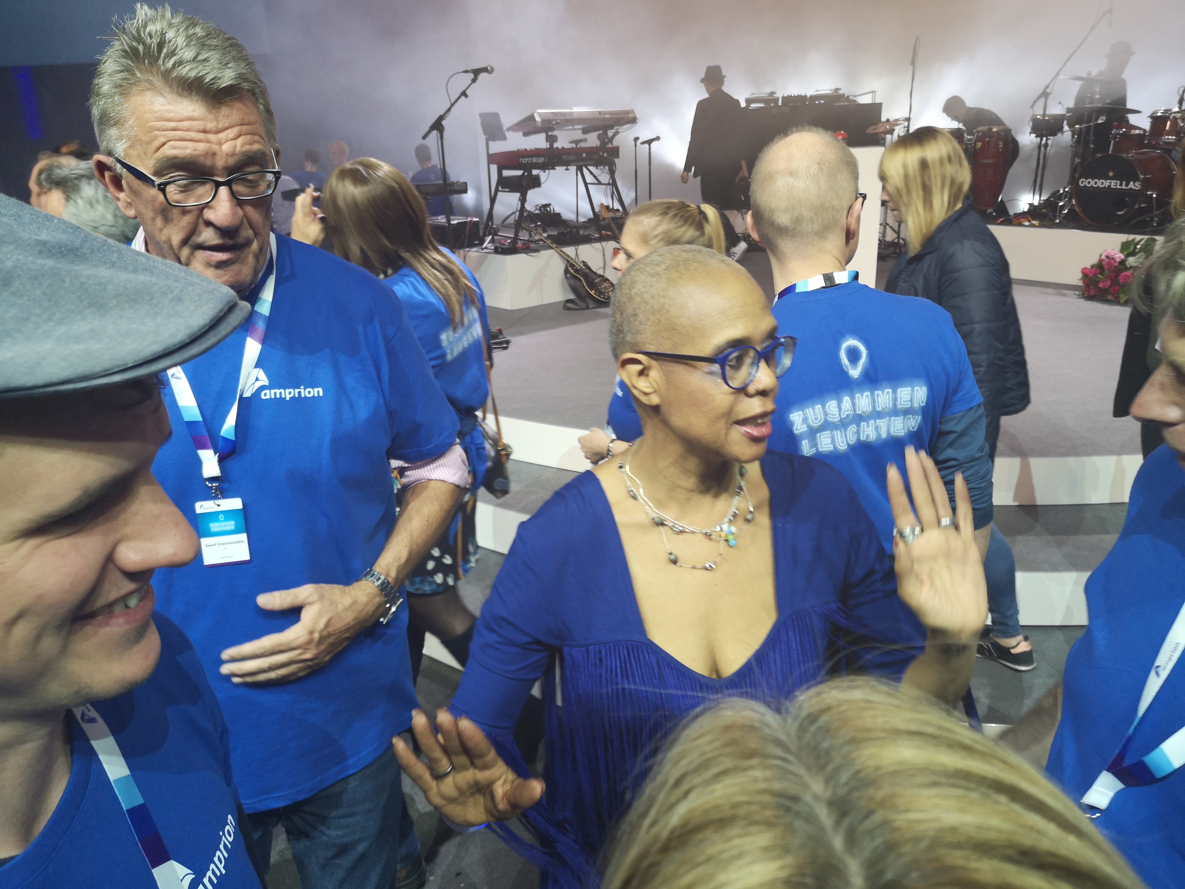 Adrienne bei einem TeamSing Event
